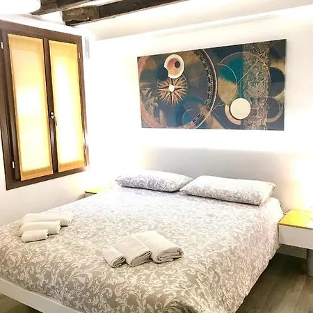 Ca Dei Santi- Biennale * ונציה